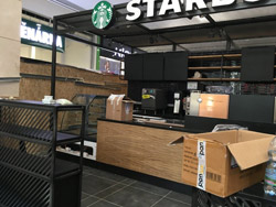 Podlahové prvky fermacell na podlaze kavárny STARBUCKS v OC Šantovka v Olomouci