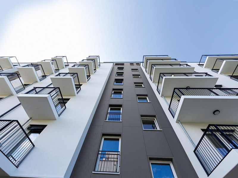 S doskami Hardie® Architectural Panel sa na trhu objavil výrobok, ktorý dokáže nájsť rovnováhu medzi kvalitným dizajnom a vysokou ekonomickou efektivitou.