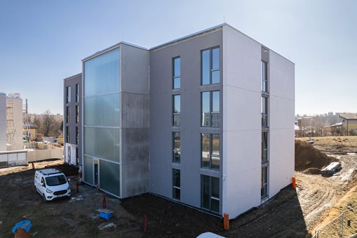 Dva bytové domy ve Žďáru nad Sázavou prezentují hlavní výhody prefabrikovaných staveb z CLT panelů se sádrovláknitými deskami fermacell